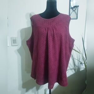 Lace Yoke Sleeveless Tank Top in Wine